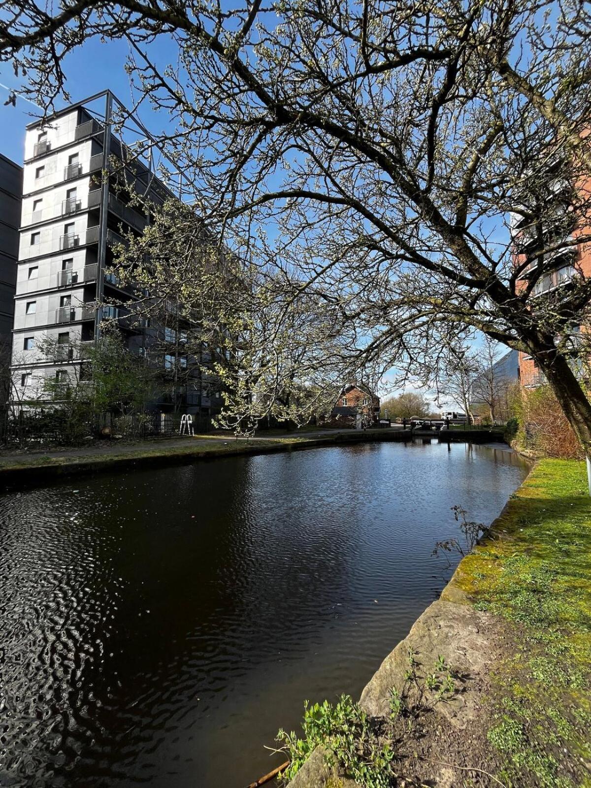 Serene 2-bed Flat With Canal Views - Coop Live & Ethiad Apartamento *